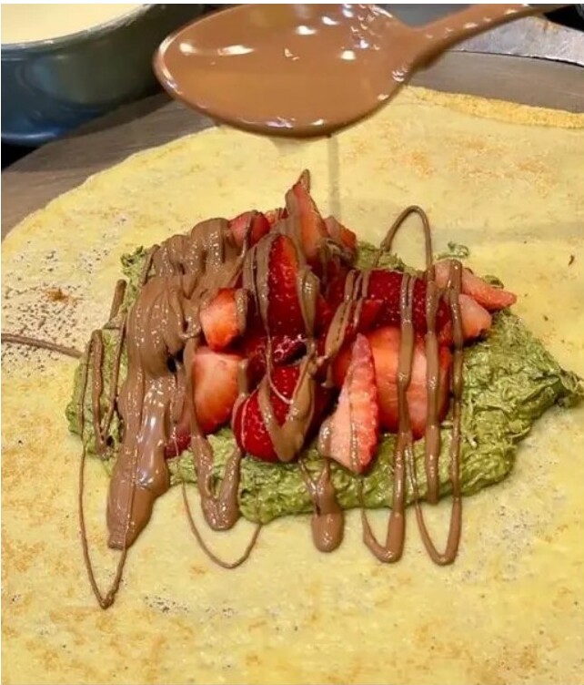 Strawberry Dubai Chocolate